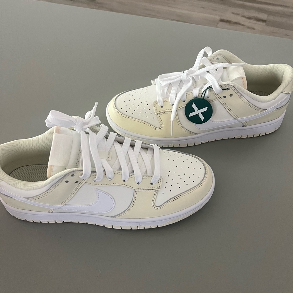 DUNK LOW RETRO in COCONUT MILK/WHITE-SAIL